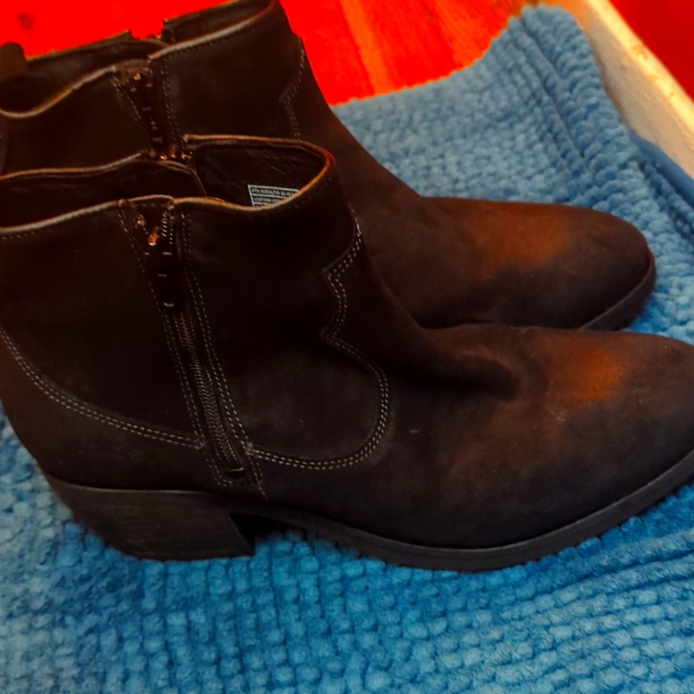 Black booties size 41